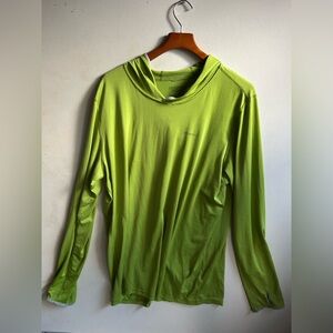 Patagonia Men's Green hoody Sun large